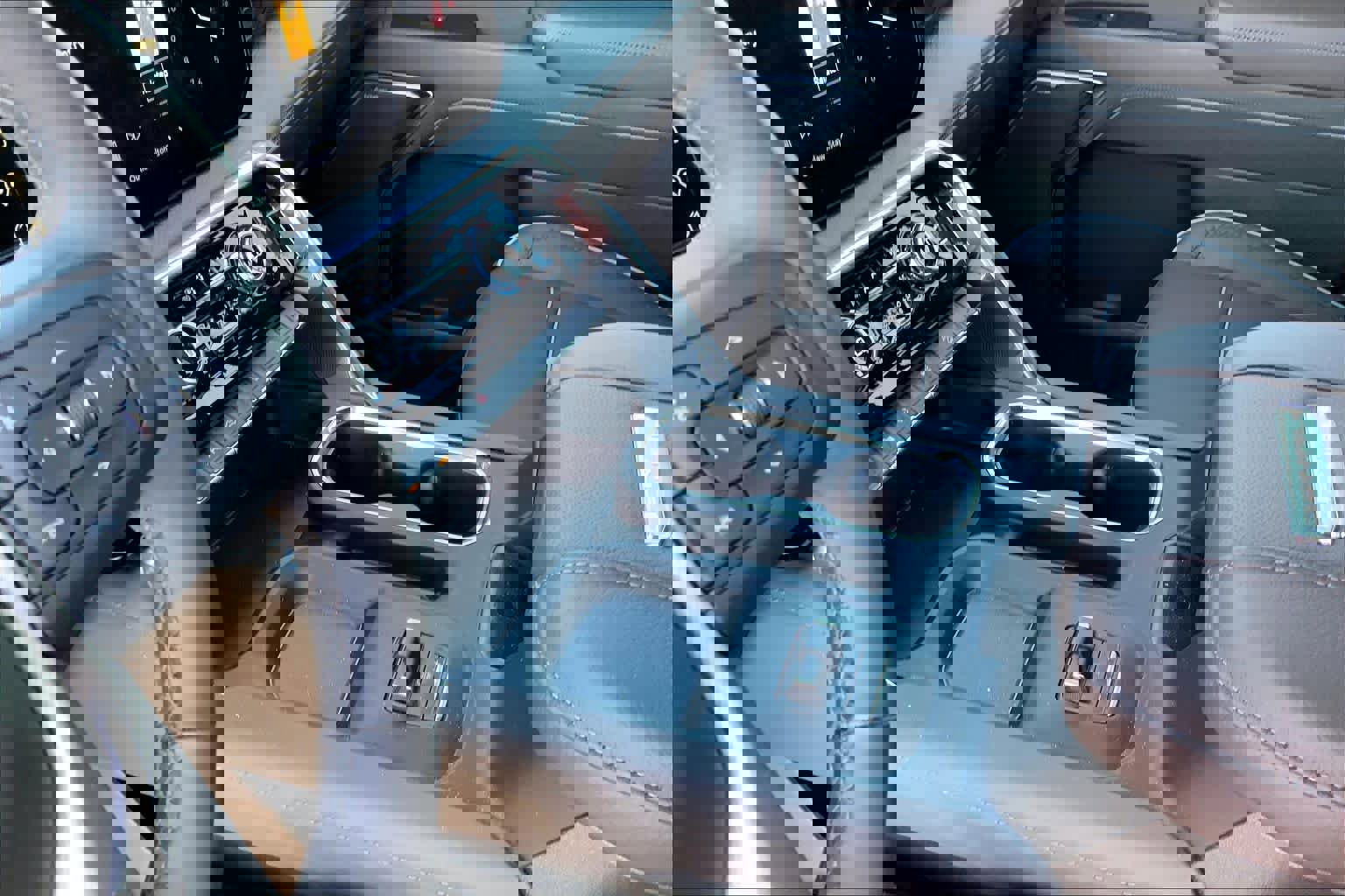 Used 2025 GMC Sierra 3500 Denali w/ Denali Reserve Package image 16