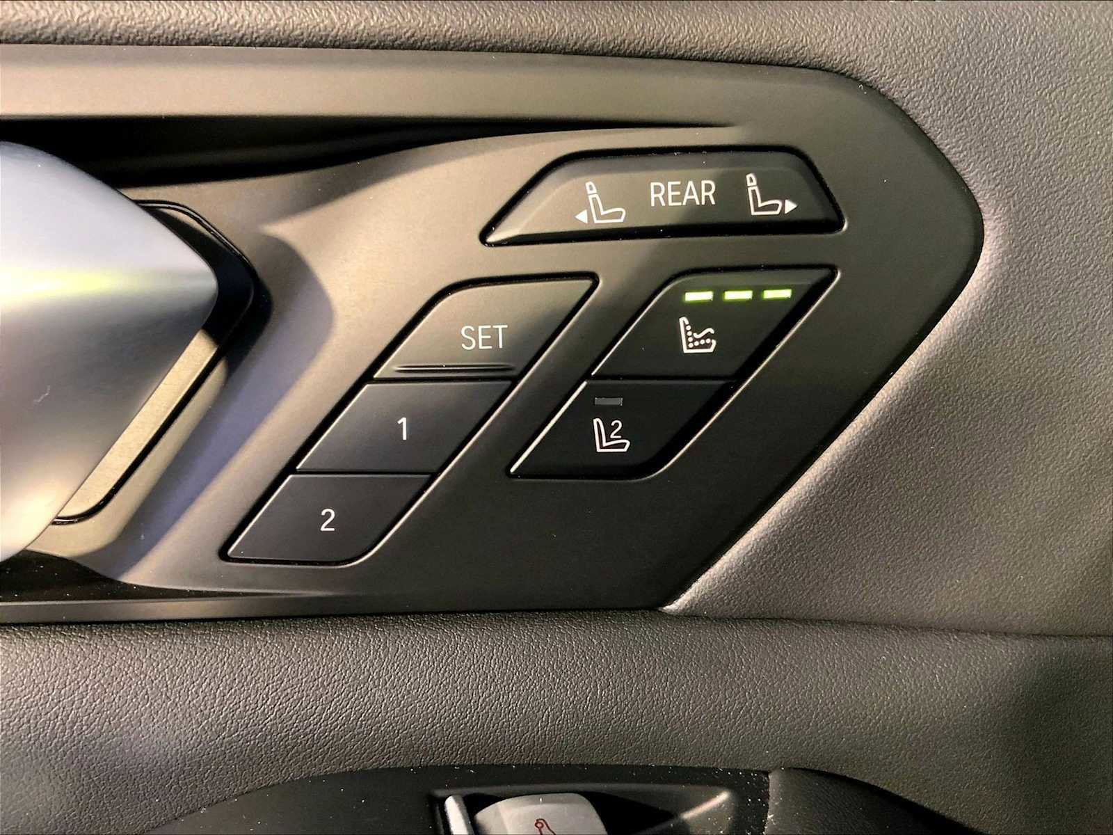 Used 2024 BMW X7 M60i w/ Executive Package image 39