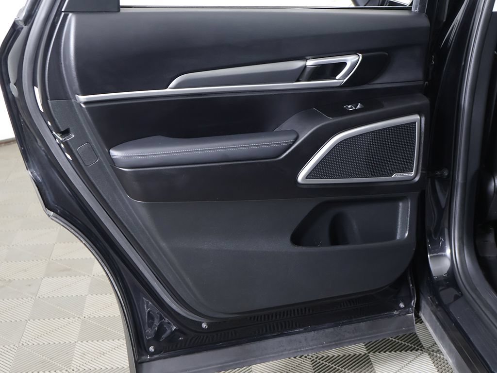 Used 2022 Kia Telluride LX FWD image 24