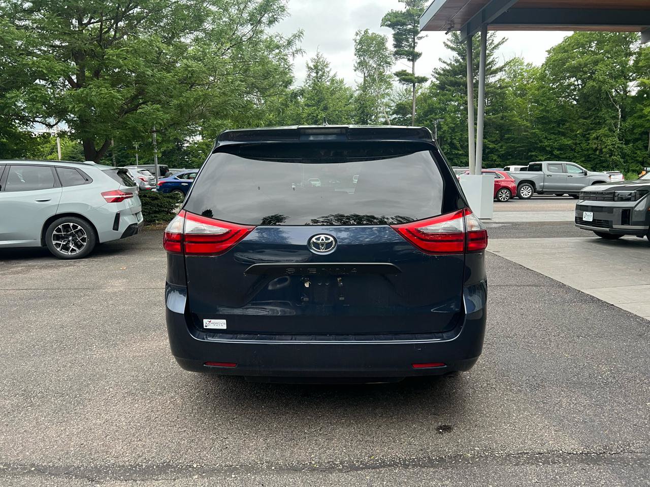 Used 2020 Toyota Sienna L FWD image 4