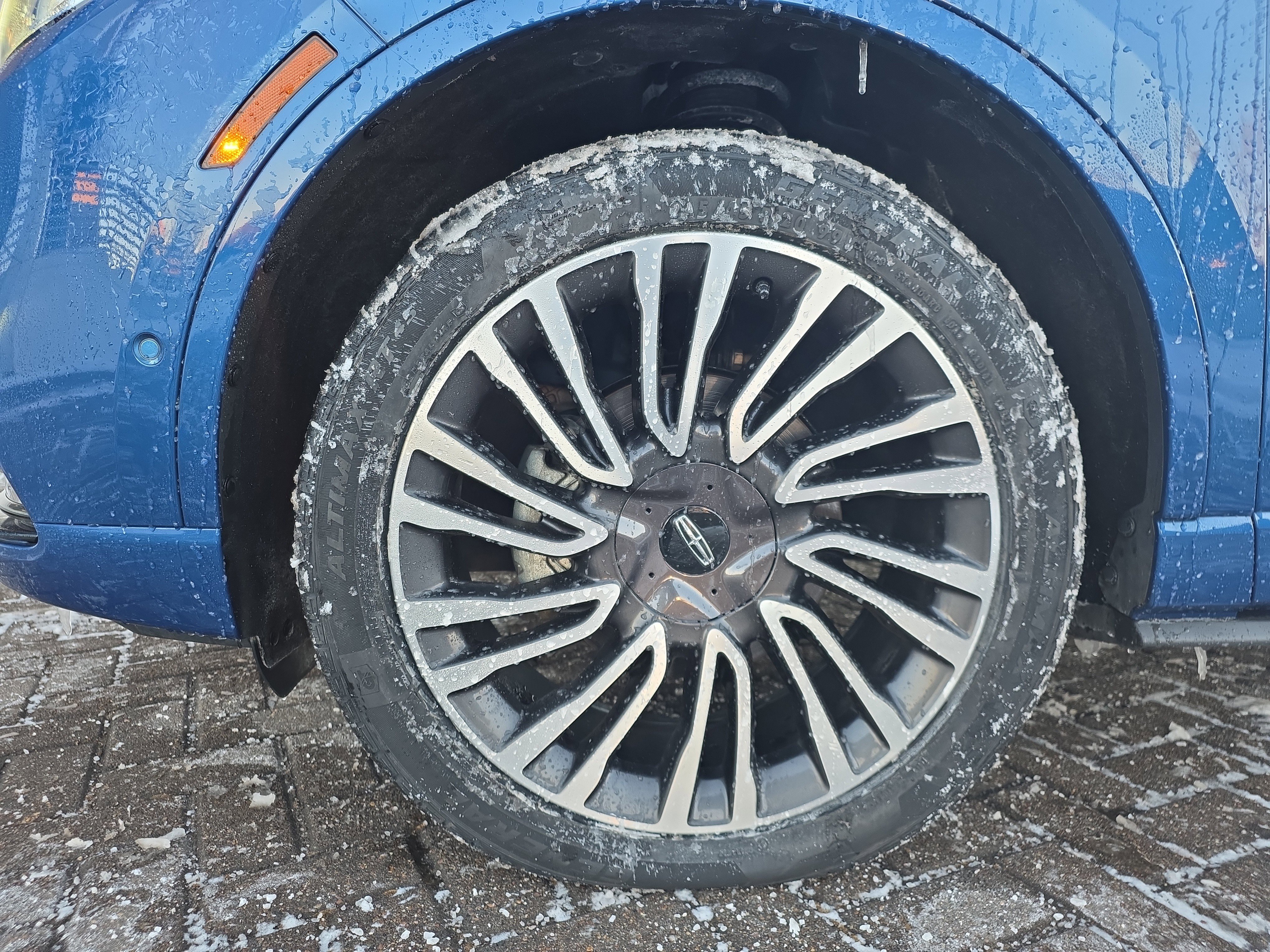 Used 2021 Lincoln Corsair Reserve w/ Equipment Group 201A image 11