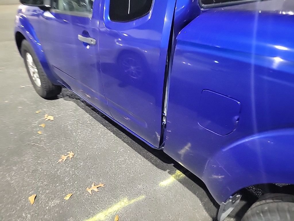 Used 2015 Nissan Frontier SV image 16