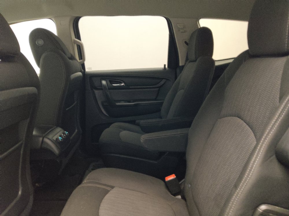 Used 2017 Chevrolet Traverse LT w/ Style and Technology Package FWD image 18