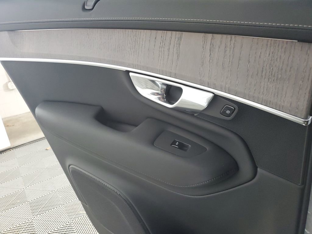 New 2026 Volvo XC90 T8 Ultra w/ Lounge Package image 17
