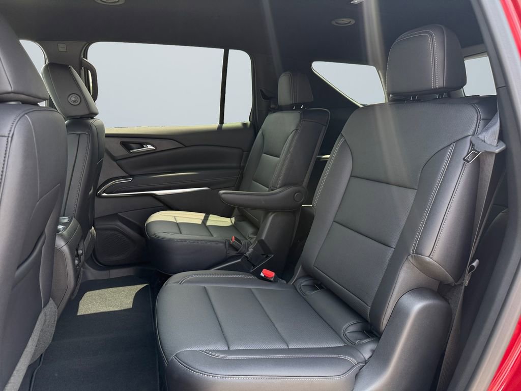 New 2025 Chevrolet Traverse LT w/ Midnight/Sport Edition image 13