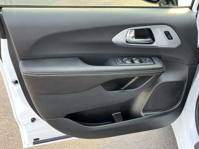 New 2026 Chrysler Pacifica Limited w/ S Appearance Package AWD/4WD image 19