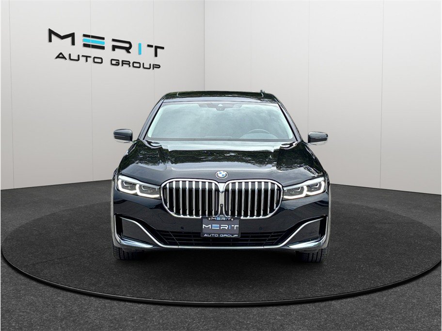 Used 2021 BMW 740i xDrive AWD/4WD image 3