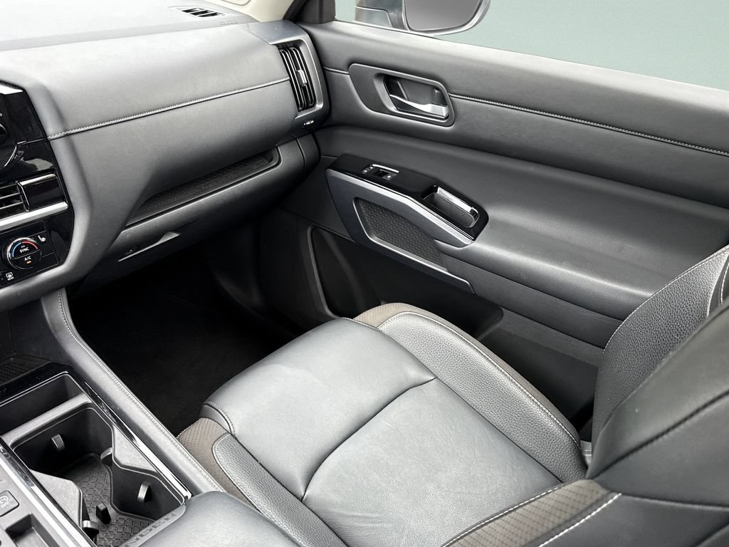 Certified 2023 Nissan Pathfinder SL w/ SL Premium Package FWD image 25