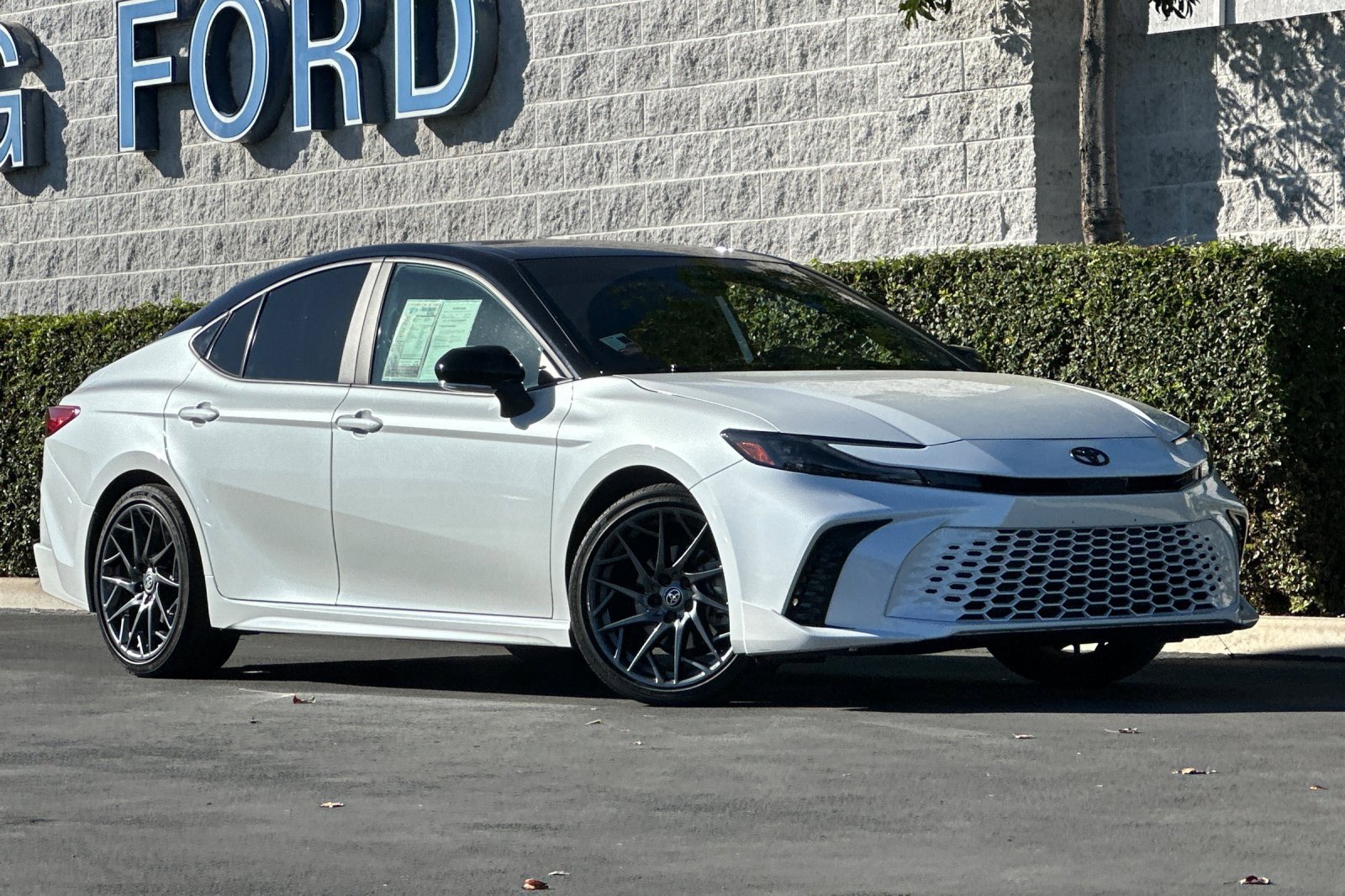 Used 2025 Toyota Camry XSE image 2