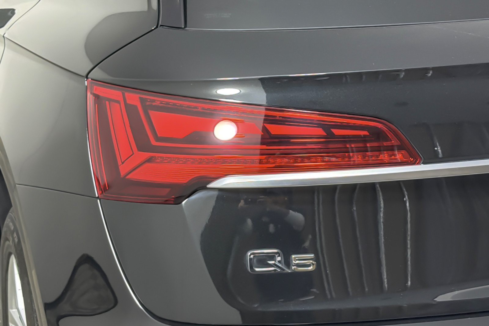 Used 2023 Audi Q5 2.0T Premium w/ Convenience Package AWD/4WD image 26