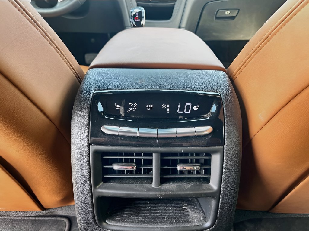 Used 2025 Cadillac XT5 Premium Luxury w/ Technology Package FWD image 27