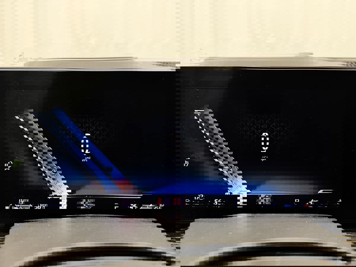 Used 2023 BMW X7 xDrive40i w/ Premium Package image 16