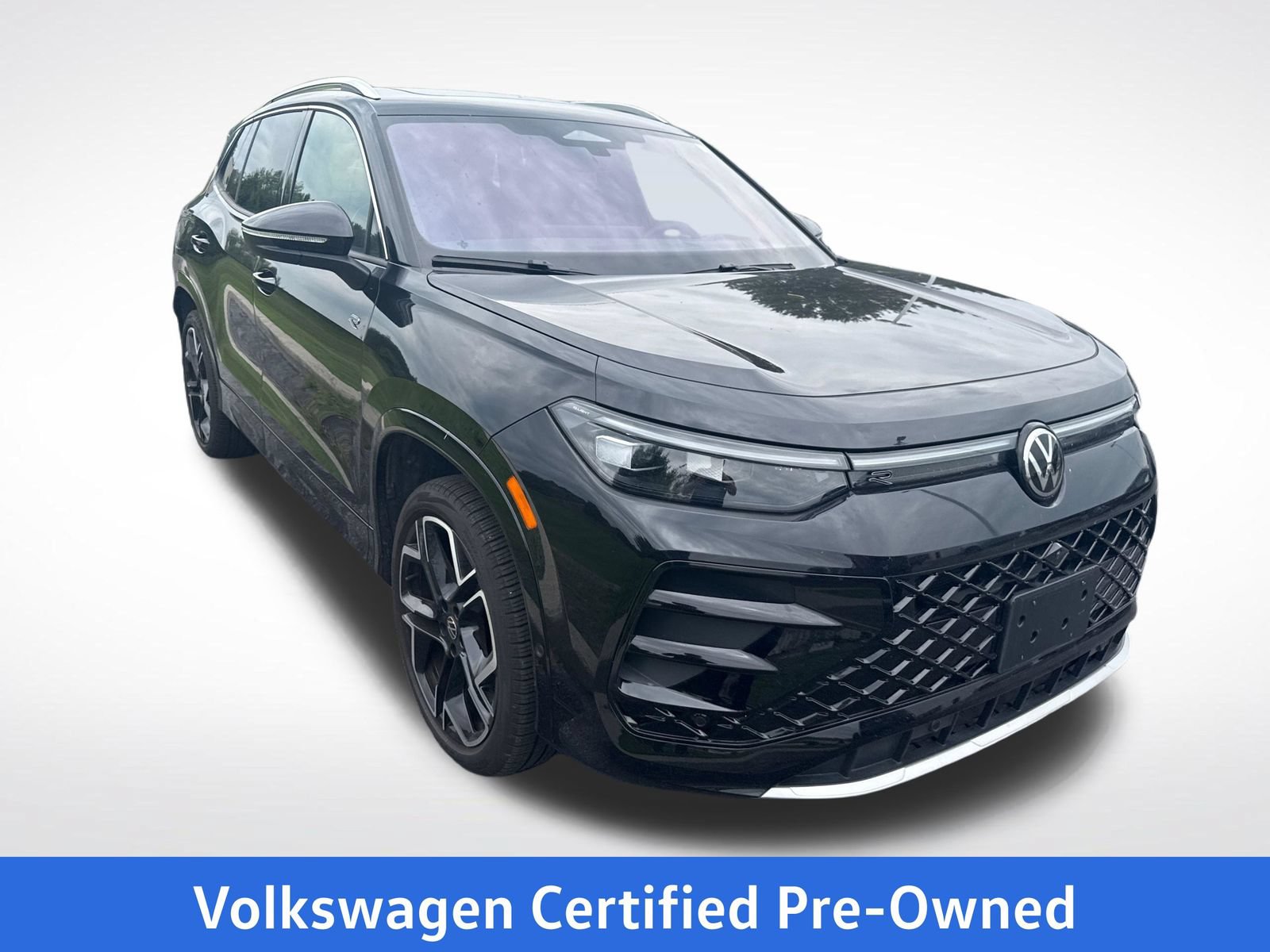Used 2025 Volkswagen Tiguan SEL R-Line AWD/4WD image 8