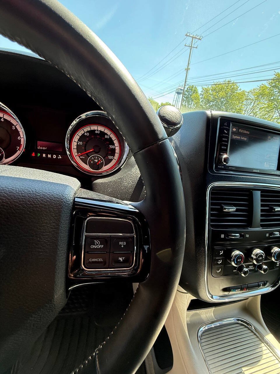 Used 2017 Dodge Grand Caravan SXT FWD image 21