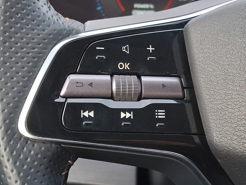 Used 2024 Nissan Ariya AWD image 18