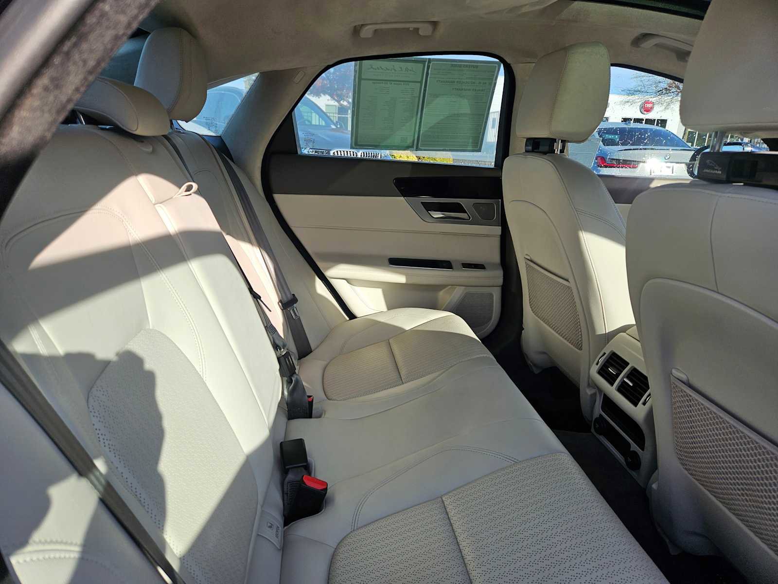 Used 2019 Jaguar XF Prestige image 30