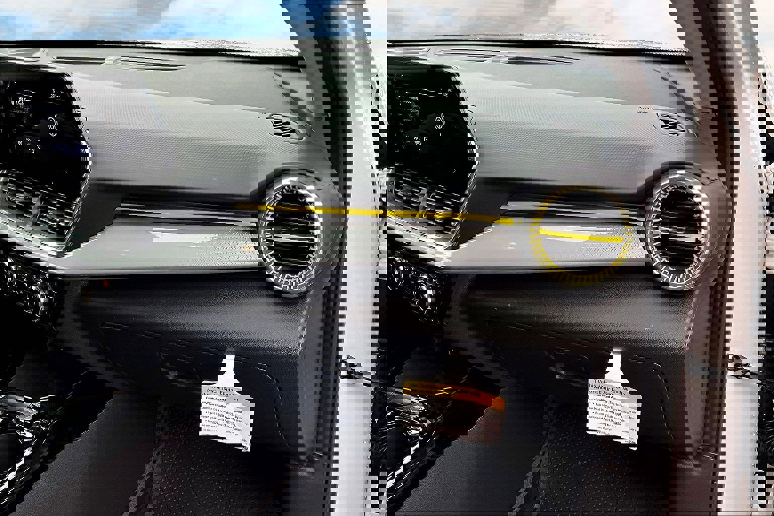 Used 2024 Chevrolet Trax LT w/ Driver Confidence Package image 18