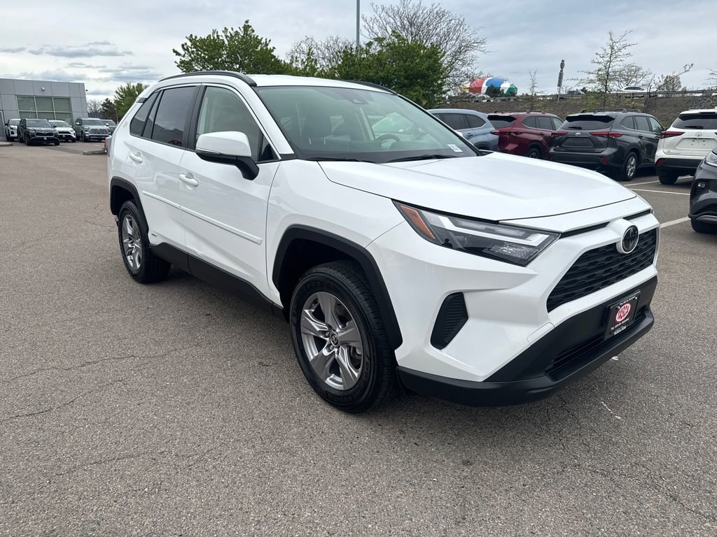 Used 2025 Toyota RAV4 XLE AWD/4WD image 10
