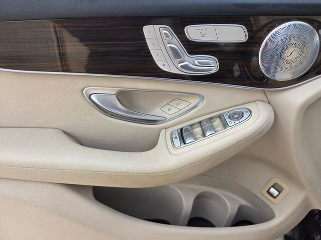 Used 2017 Mercedes-Benz GLC 300 4MATIC image 25