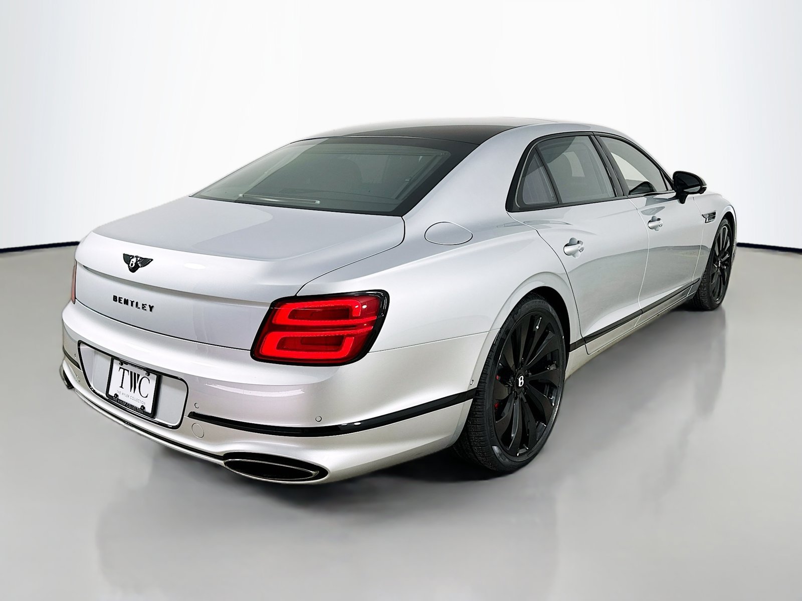 New 2026 Bentley Flying Spur V8 AWD/4WD image 9
