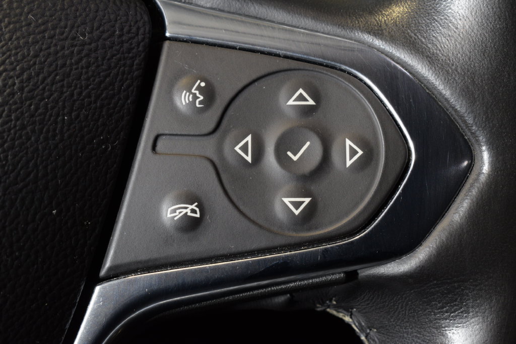 Used 2018 Chevrolet Traverse LT FWD image 19
