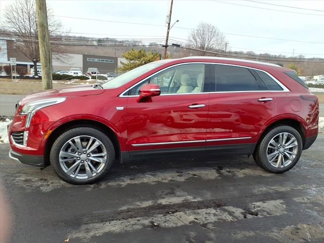 Certified 2025 Cadillac XT5 Premium Luxury image 2