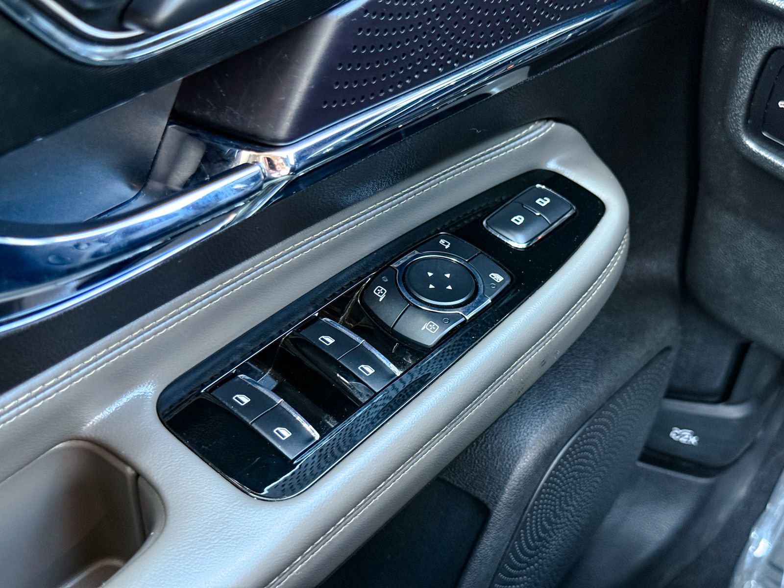 Used 2023 Lincoln Corsair AWD w/ Equipment Group 101A image 31