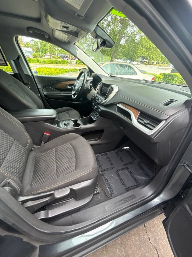 Used 2020 GMC Terrain SLE w/ Driver Convenience Package FWD image 26