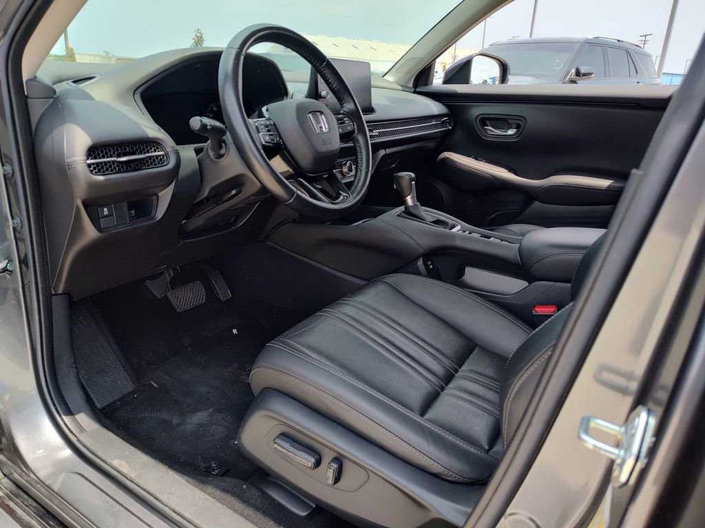 Used 2025 Honda HR-V EX-L image 2