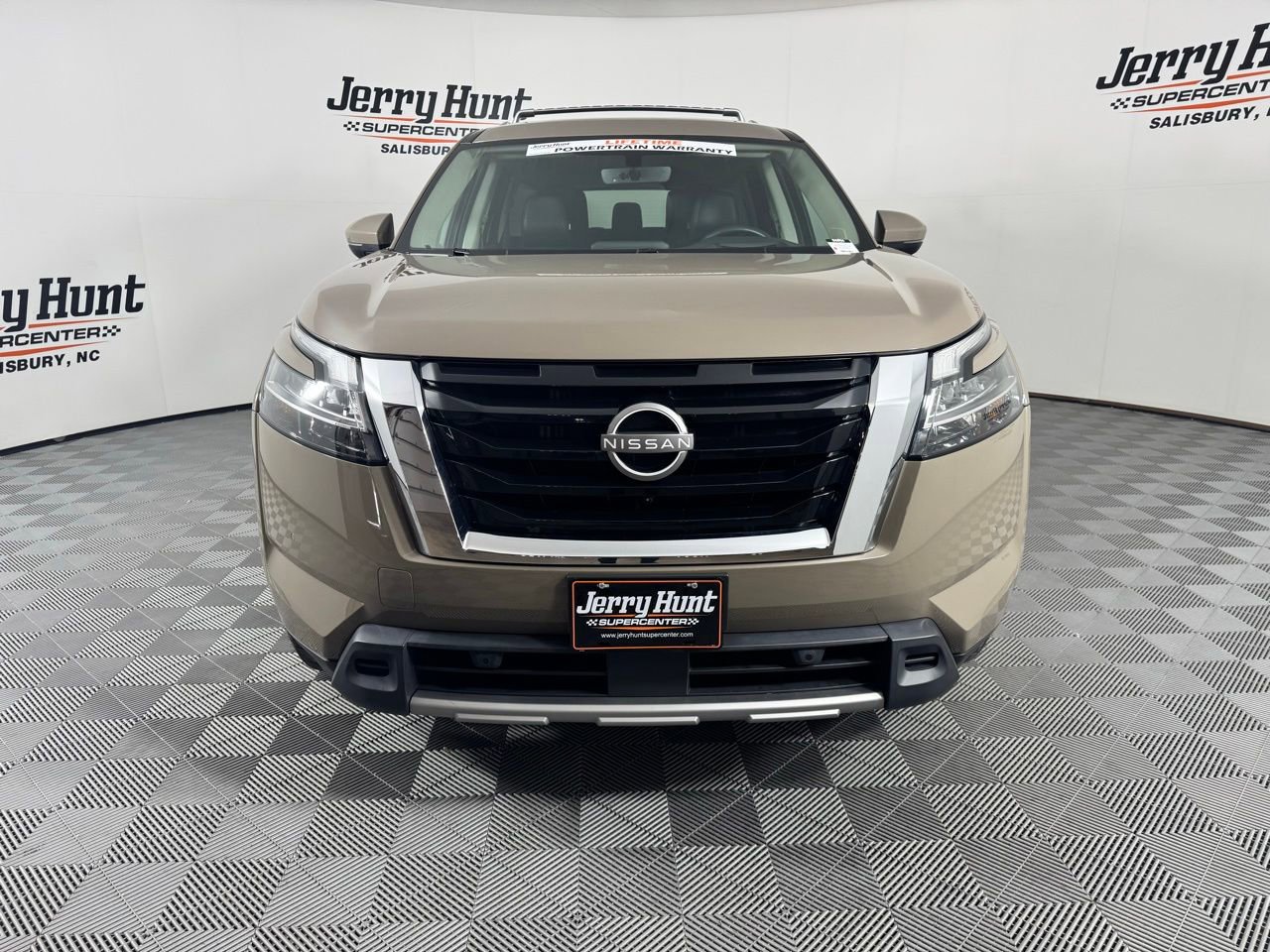 Used 2023 Nissan Pathfinder Platinum AWD/4WD image 4