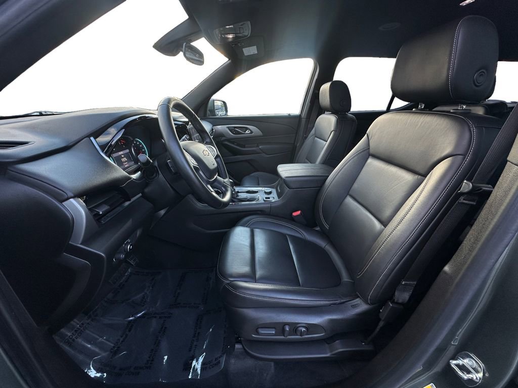 Used 2023 Chevrolet Traverse LT image 9