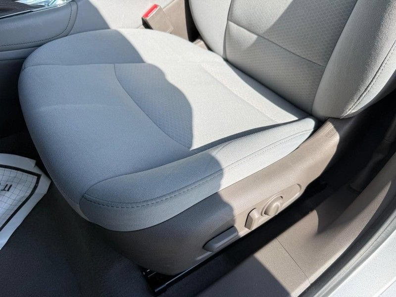 Used 2017 Chevrolet Malibu LT FWD image 17
