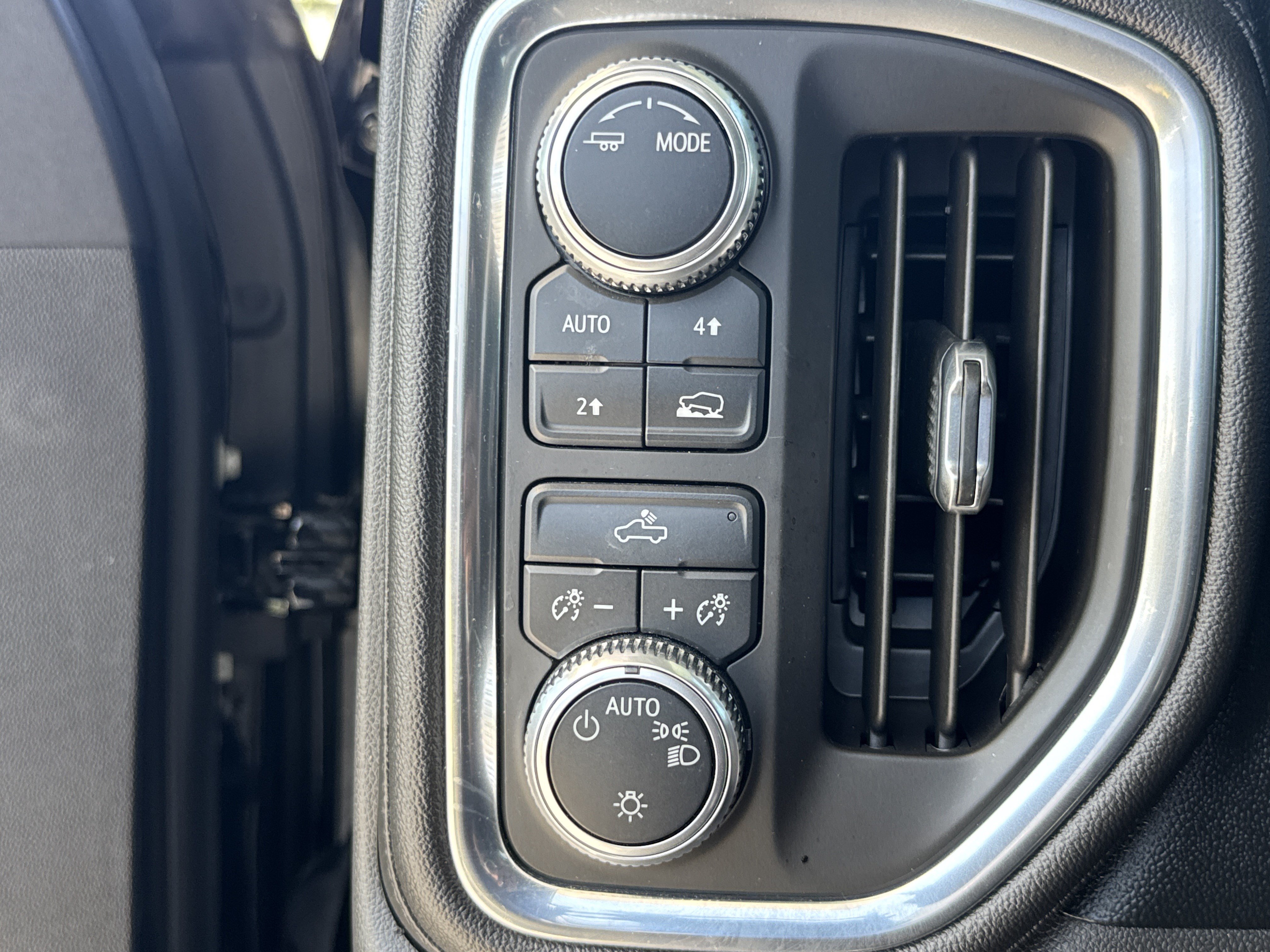 Used 2020 GMC Sierra 1500 SLE w/ SLE Value Package AWD/4WD image 19