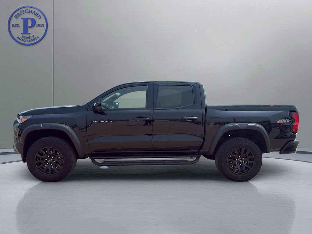 Used 2024 Chevrolet Colorado Trail Boss w/ Technology Package AWD/4WD image 4