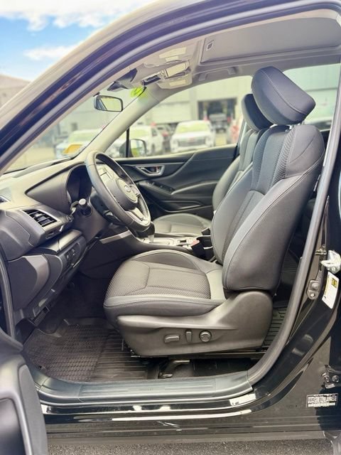 Used 2023 Subaru Forester Premium AWD/4WD image 11