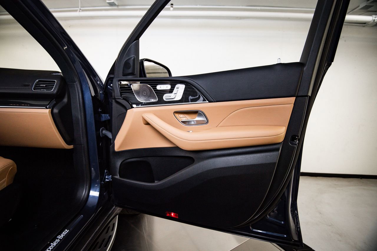 Used 2024 Mercedes-Benz GLS 580 4MATIC image 27