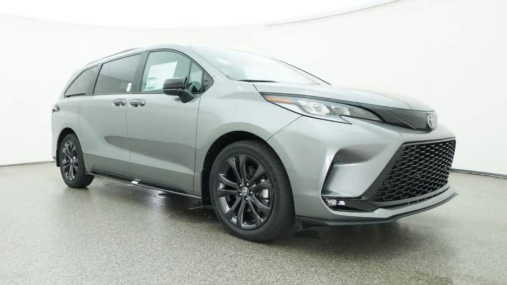 New 2026 Toyota Sienna XSE FWD image 32