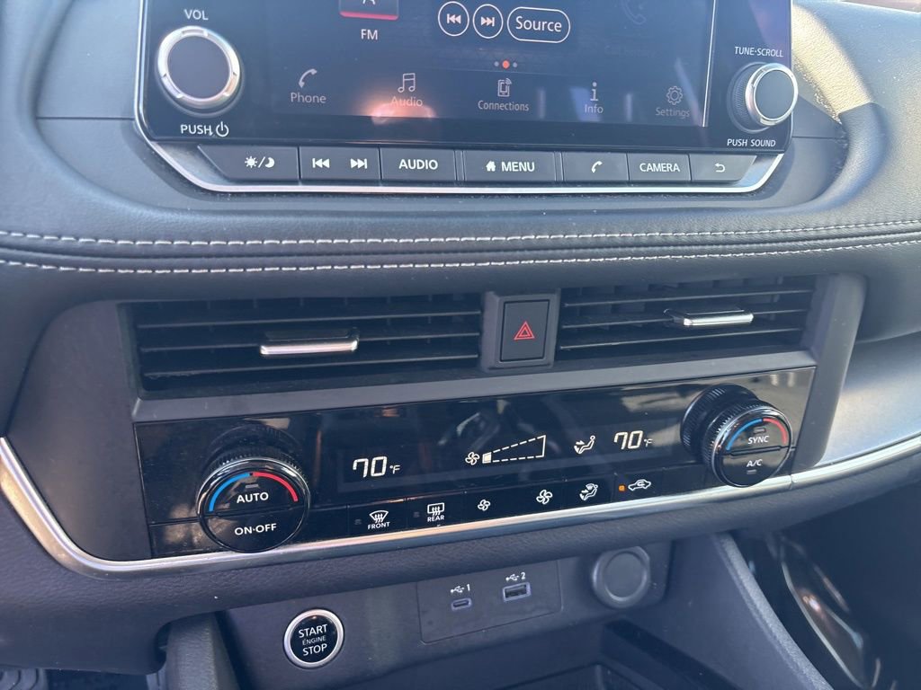 Used 2023 Nissan Rogue SV image 31