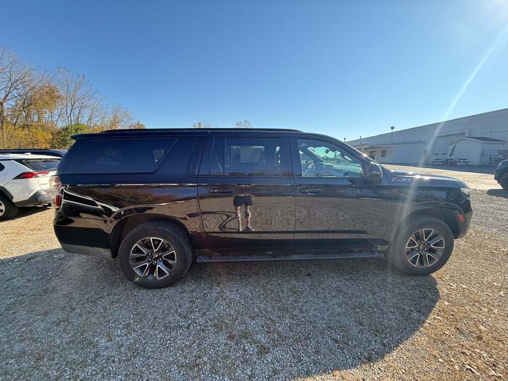 Used 2022 Chevrolet Suburban Z71 w/ Luxury Package AWD/4WD image 6