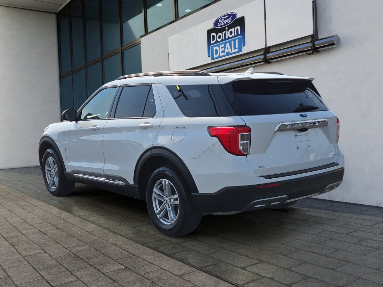 Certified 2022 Ford Explorer XLT w/ Equipment Group 202A AWD/4WD image 5