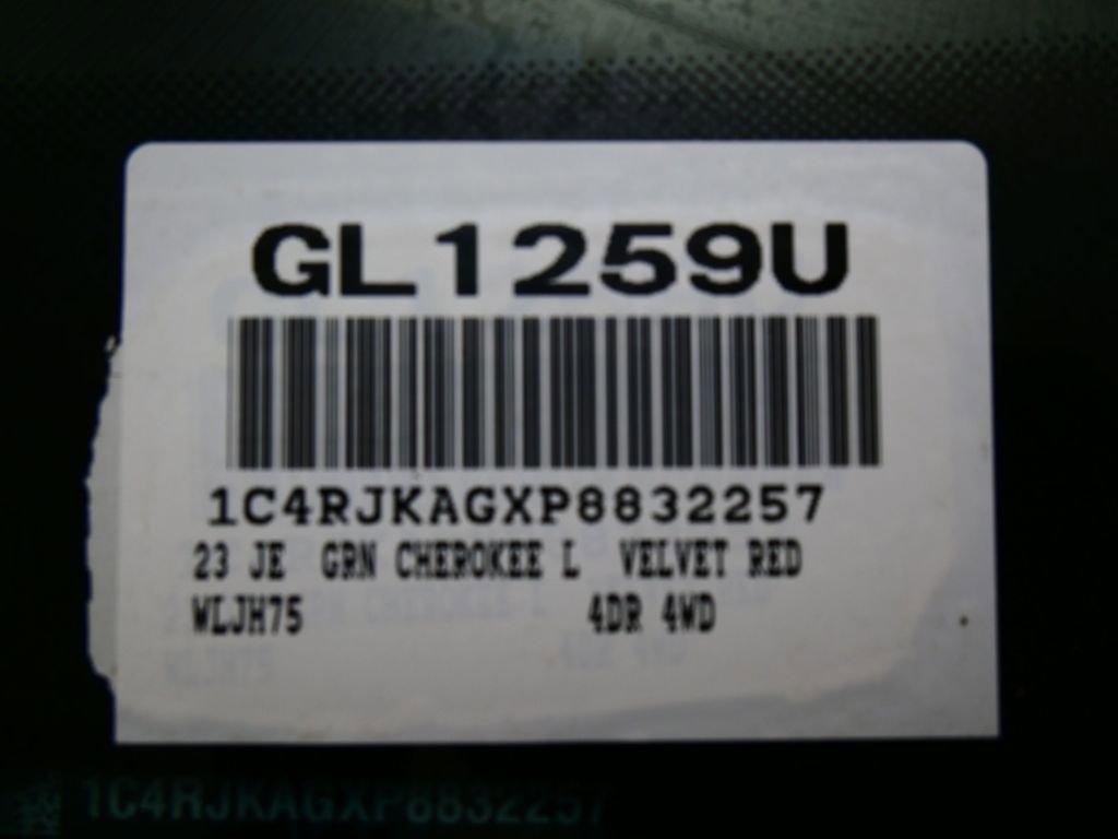 New 2023 Jeep Grand Cherokee L Laredo image 11