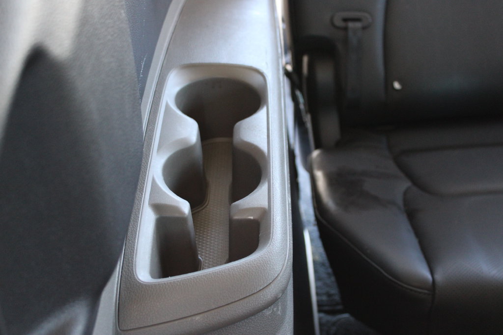 Used 2025 Kia Carnival FWD image 30