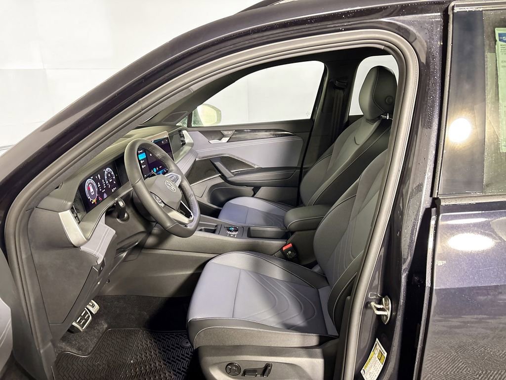 New 2026 Volkswagen Tiguan SE R-Line image 11