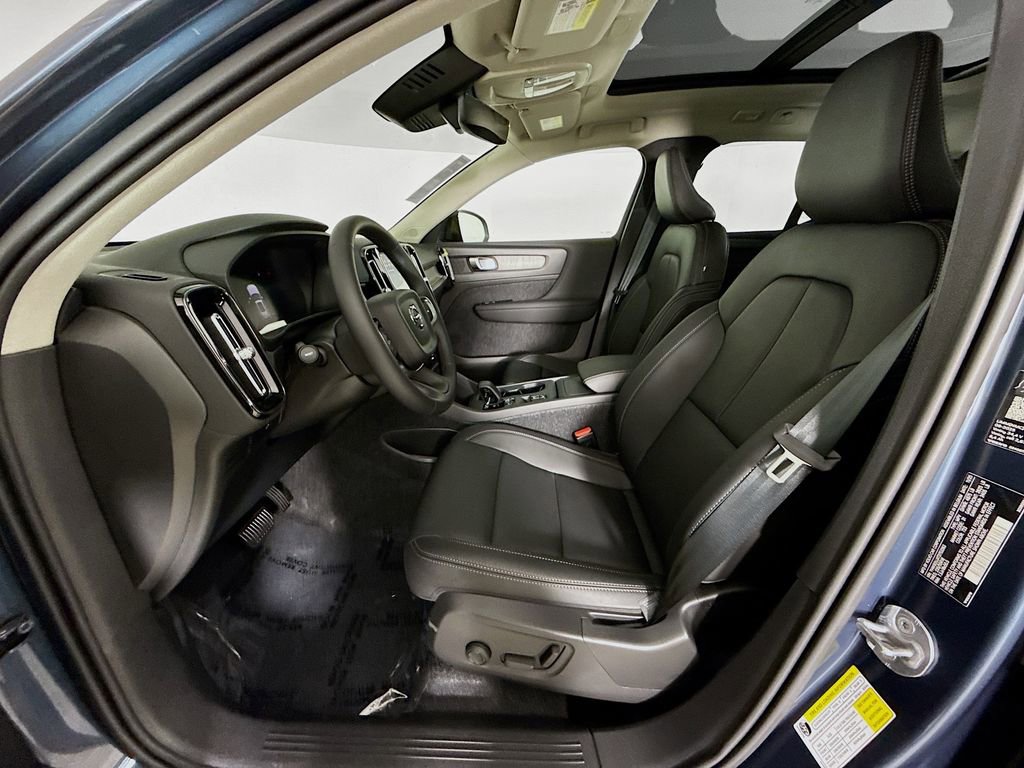 New 2026 Volvo XC40 B4 Core FWD image 21