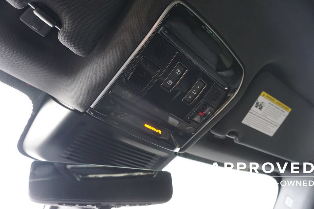 Used 2025 Land Rover Range Rover Sport Dynamic SE AWD/4WD image 16