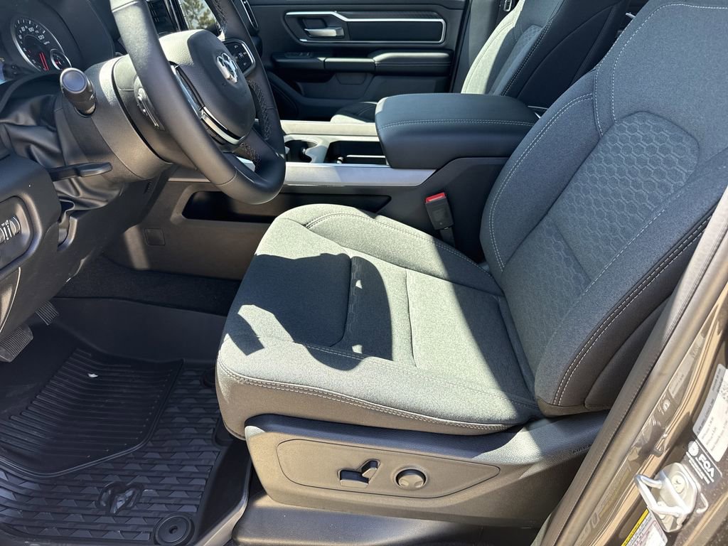 New 2026 RAM 1500 4x4 Crew Cab image 12