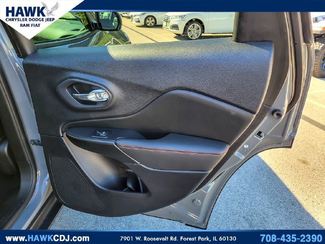 Used 2022 Jeep Cherokee Trailhawk w/ Technology Group B AWD/4WD image 29