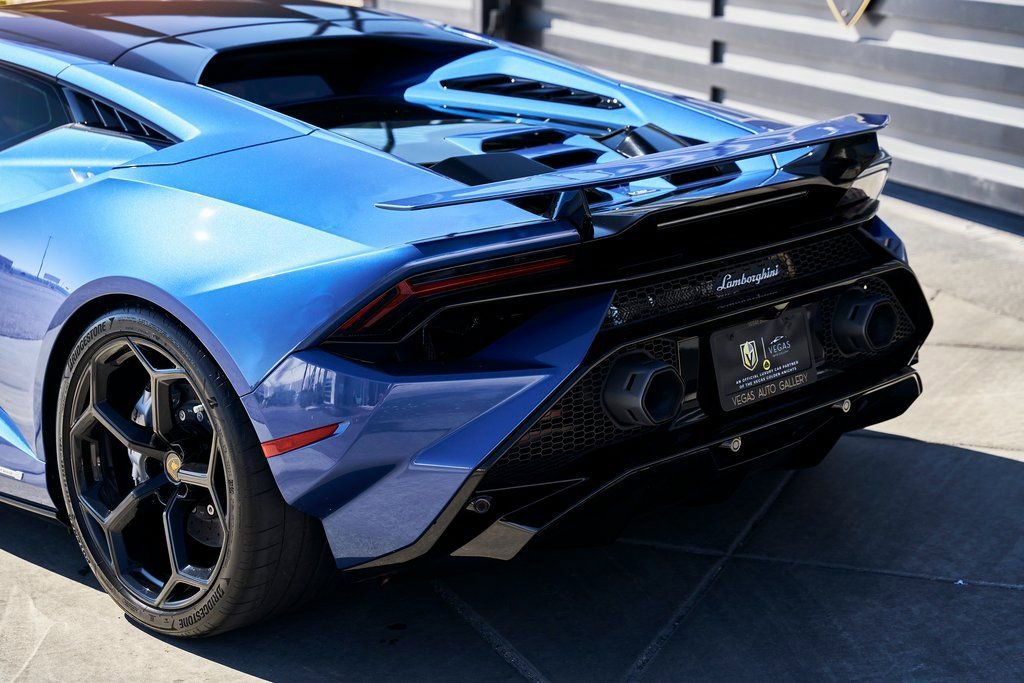 Used 2024 Lamborghini Huracan Tecnica image 12