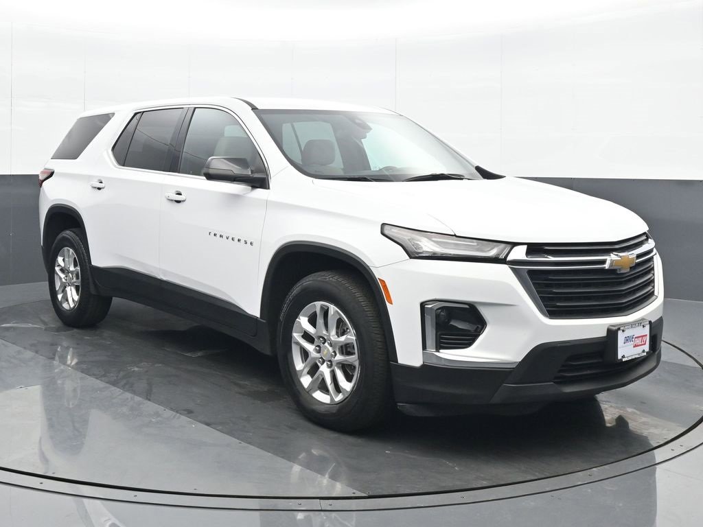 Used 2023 Chevrolet Traverse LS image 9