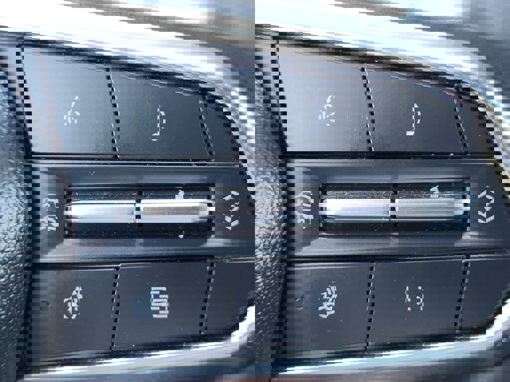 Certified 2025 Chevrolet Equinox LT w/ Convenience Package II FWD image 12